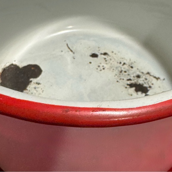 Vintage Farmhouse Red and White Enamel Saucepan - Picture 3 of 16